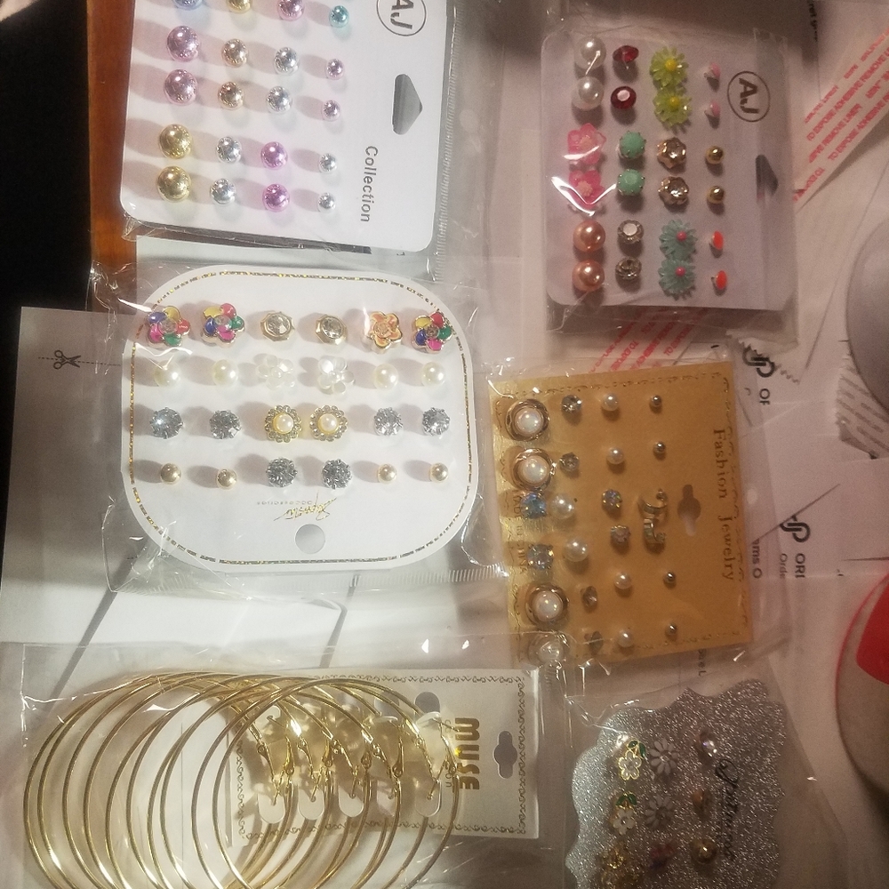 1 FREE PAIR OF FASHION EARRINGS WITH EVERY ORDER OVER $10